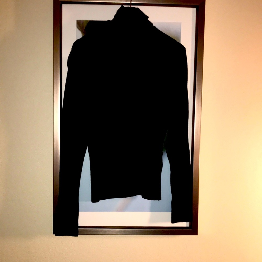 Cache long sleeve turtleneck